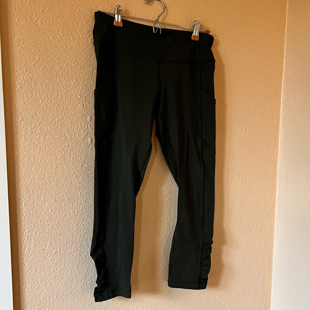 Hunter green lululemon 3/4 leggings